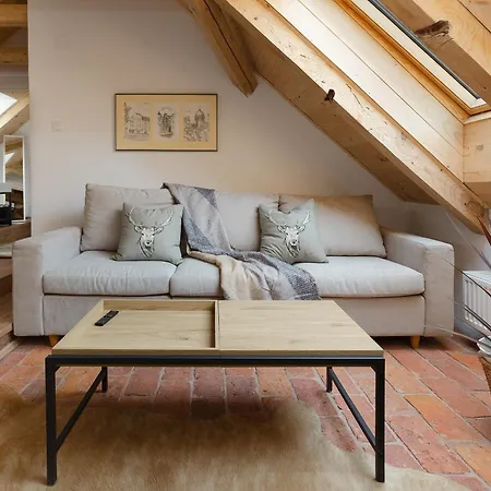 Aparthotel House 66 Braşov