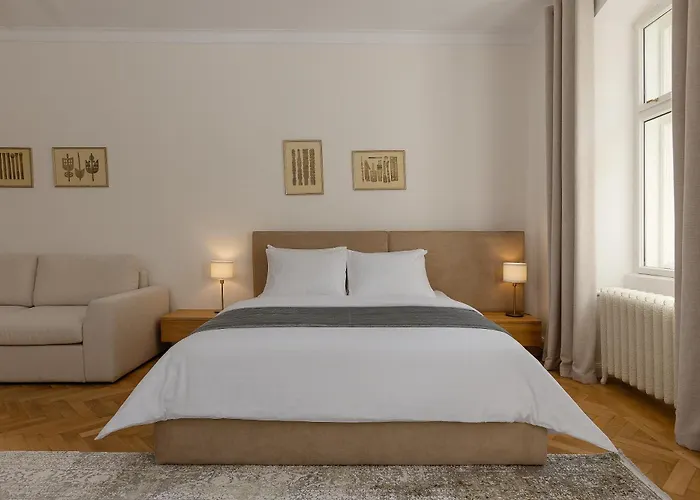 公寓式酒店 House 66 3*