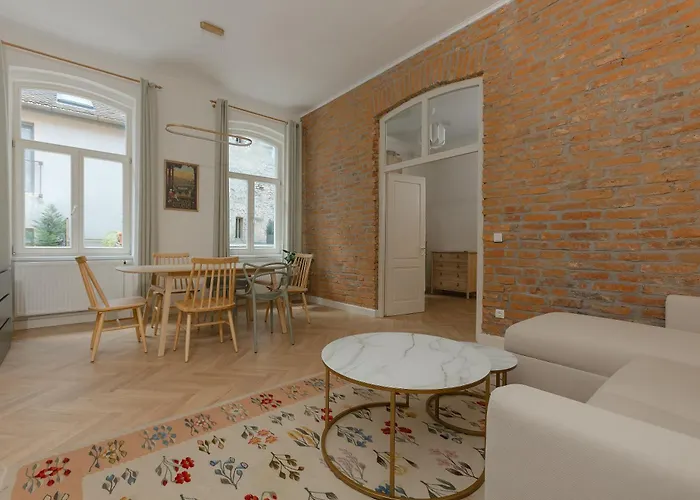 Aparthotel House 66 Braşov