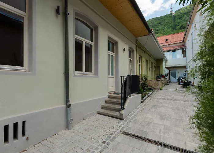 Aparthotel House 66 Braşov